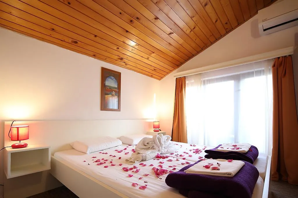 Guest House Zeba & Riviera Silo  Silo (Krk)