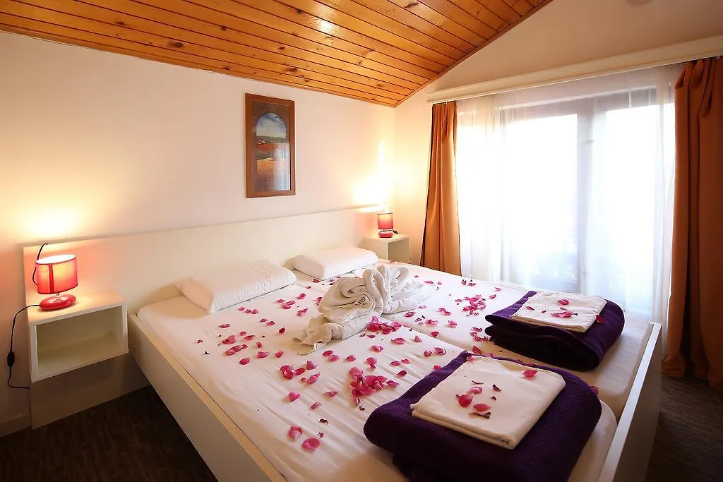 Guest House Zeba & Riviera Silo  3*, Silo (Krk)