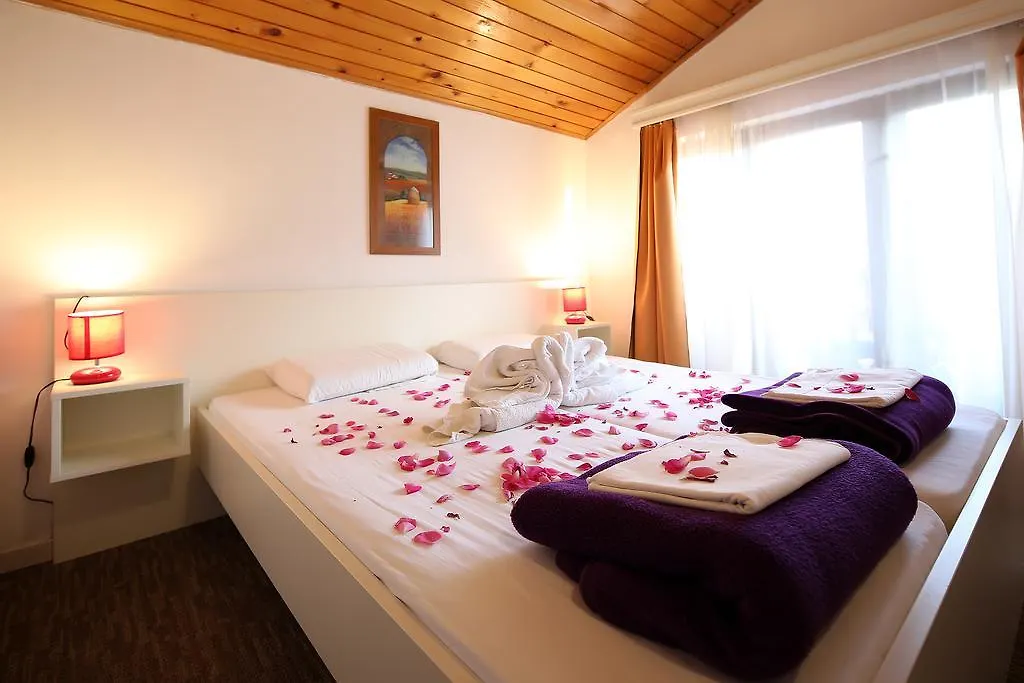 Guest House Zeba & Riviera Silo  Croatia